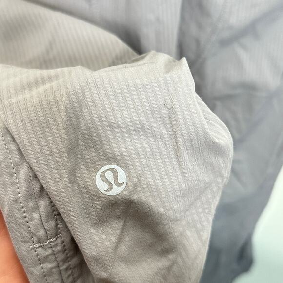 LULULEMON Dance Studio Crop *25" Half Moon Gray Sz 2 {R7} - Picture 7 of 9